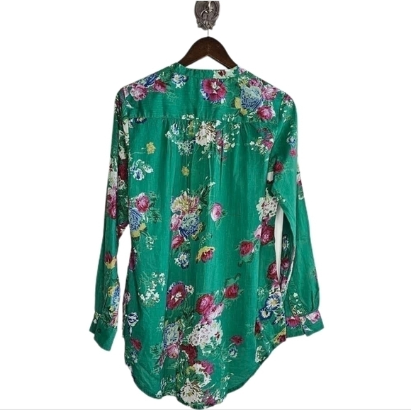 Floral green cotton button down top Made in India - Picture 9 of 11